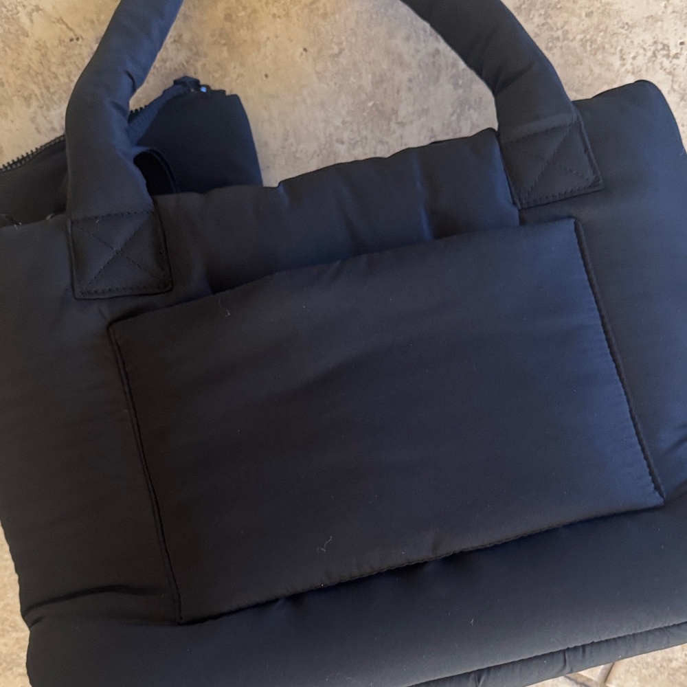 Wilo Black Puffer Tote Bag with Pouch - Picture 7 of 9